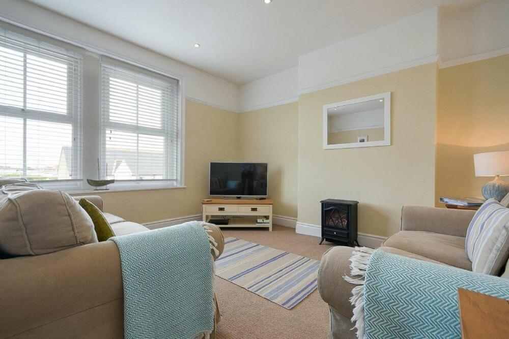 Coastal Haven Apartment Seahouses Exterior photo
