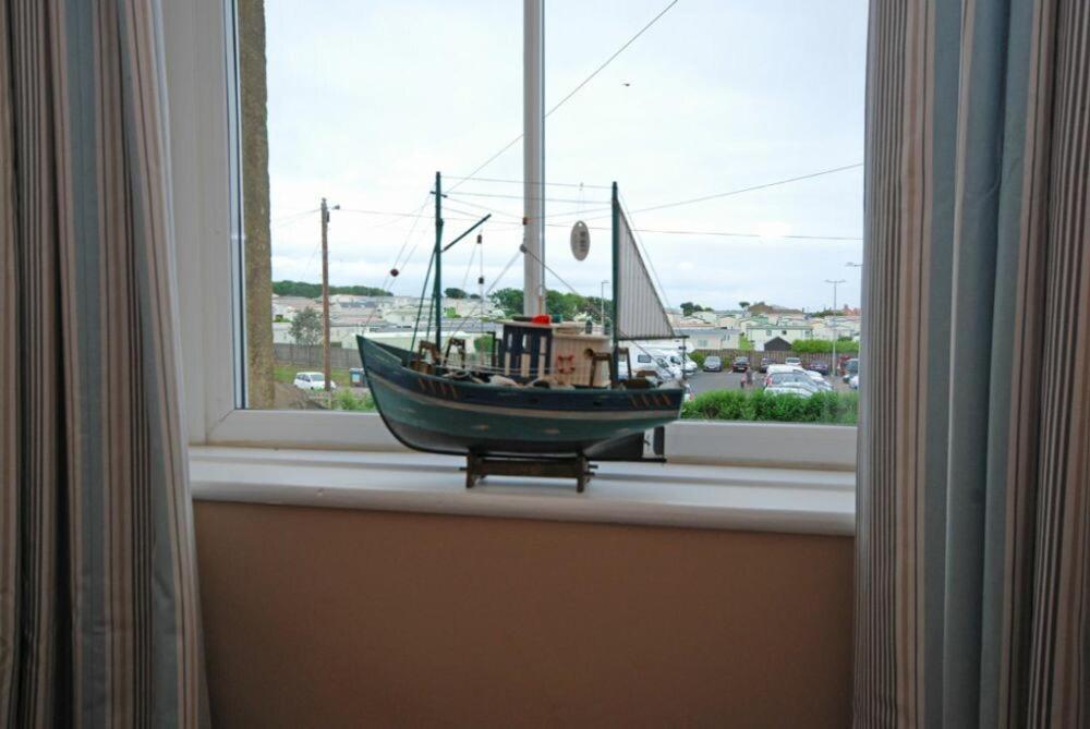 Coastal Haven Apartment Seahouses Exterior photo